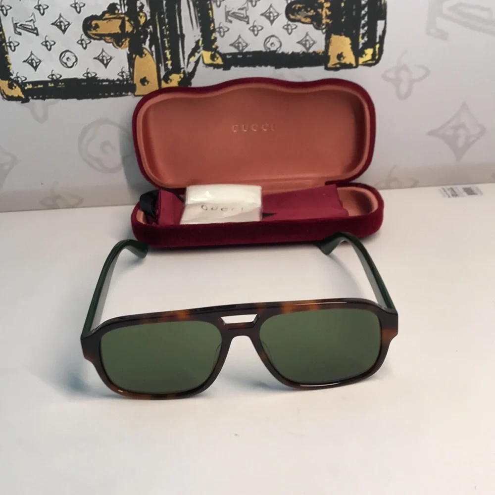 Gucci Tortoise Shell Sunglasses with Green Lenses GG0925s 002